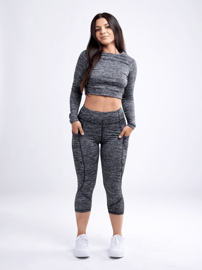 Load image into Gallery viewer, JupiterGear Mid-Rise Capri Fitness Leggings with Side Pockets