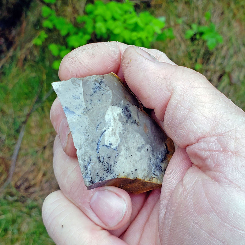 Load image into Gallery viewer, Natural Flint / Chert Stones for Primitive Fire Making - 1/2 lb (5-8 pcs)