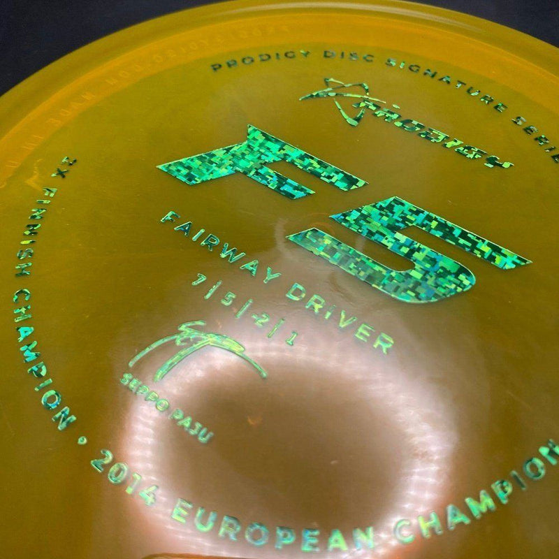 Load image into Gallery viewer, F5 400 Plastic Fairway Driver - Seppo Paju Signature Stamp