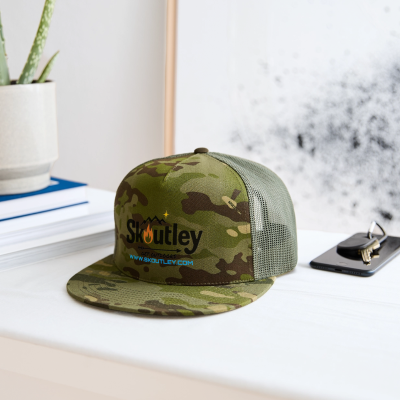 Load image into Gallery viewer, Trucker Hat - MultiCam\green