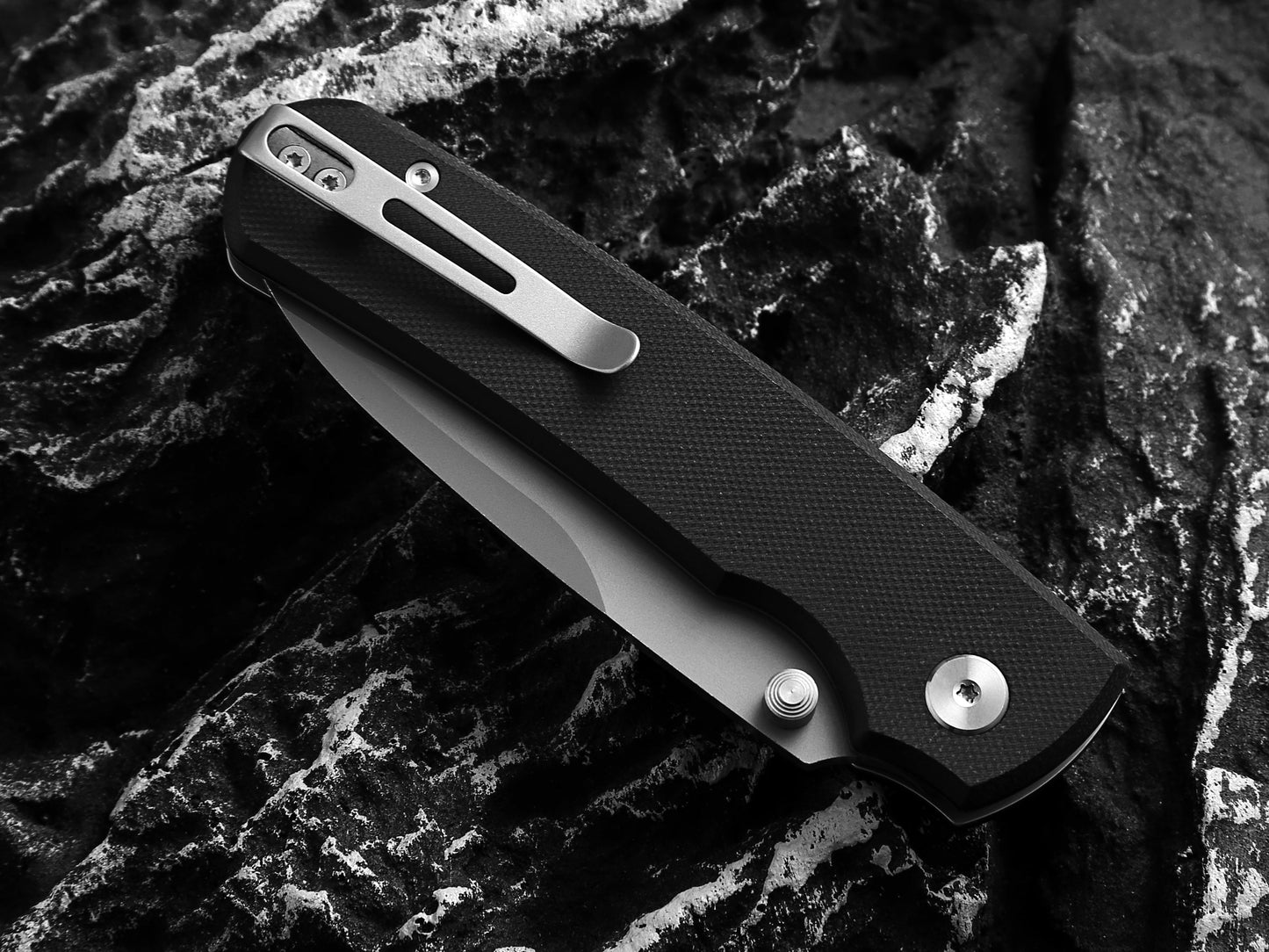 The Loyalist Folding Pocket Knife Giftset for Men and Women (Sand and Black)