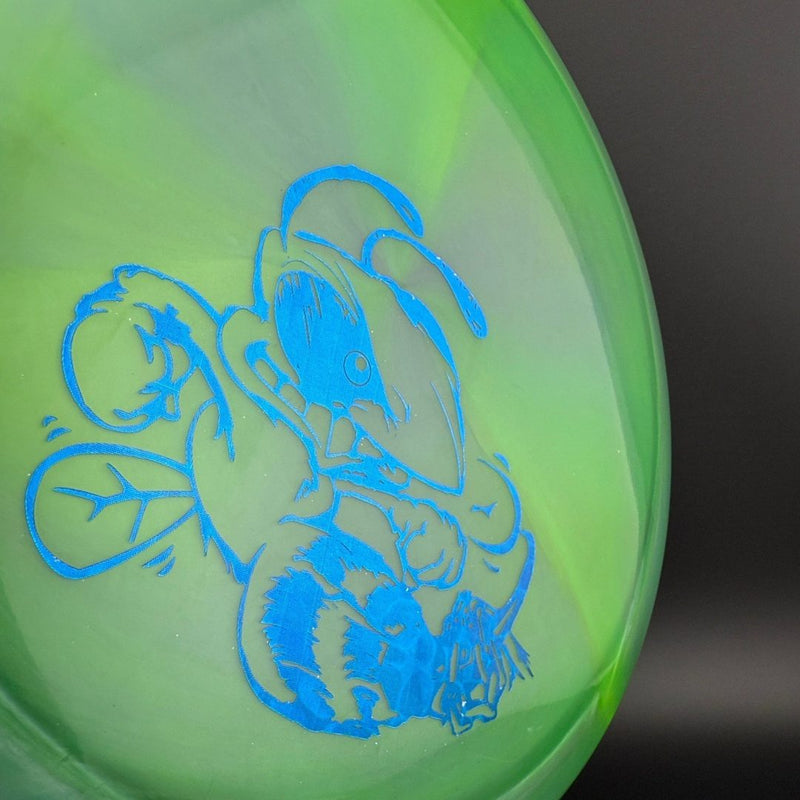 Load image into Gallery viewer, Z Swirl Cicada - Bee Stamp - Pearly Run!