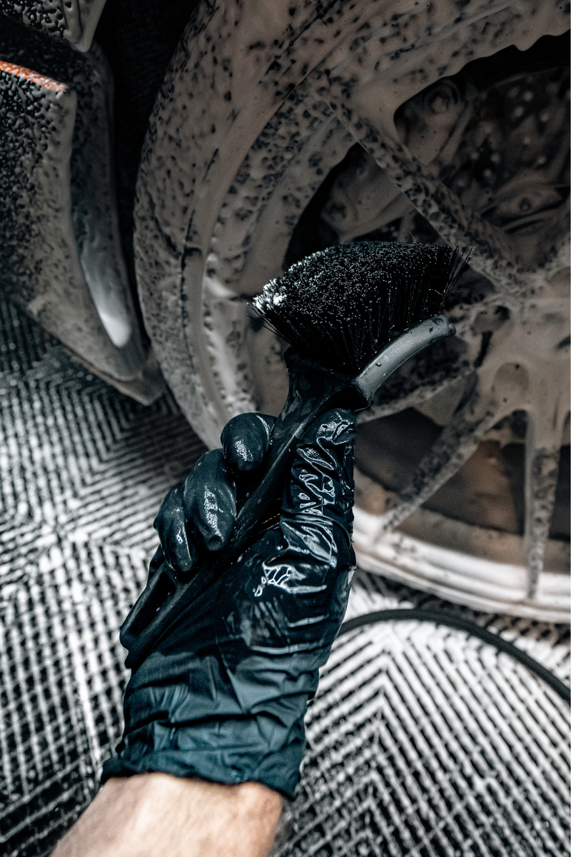 Load image into Gallery viewer, BLACKLINE® STIFF BRISTLE TIRE BRUSH