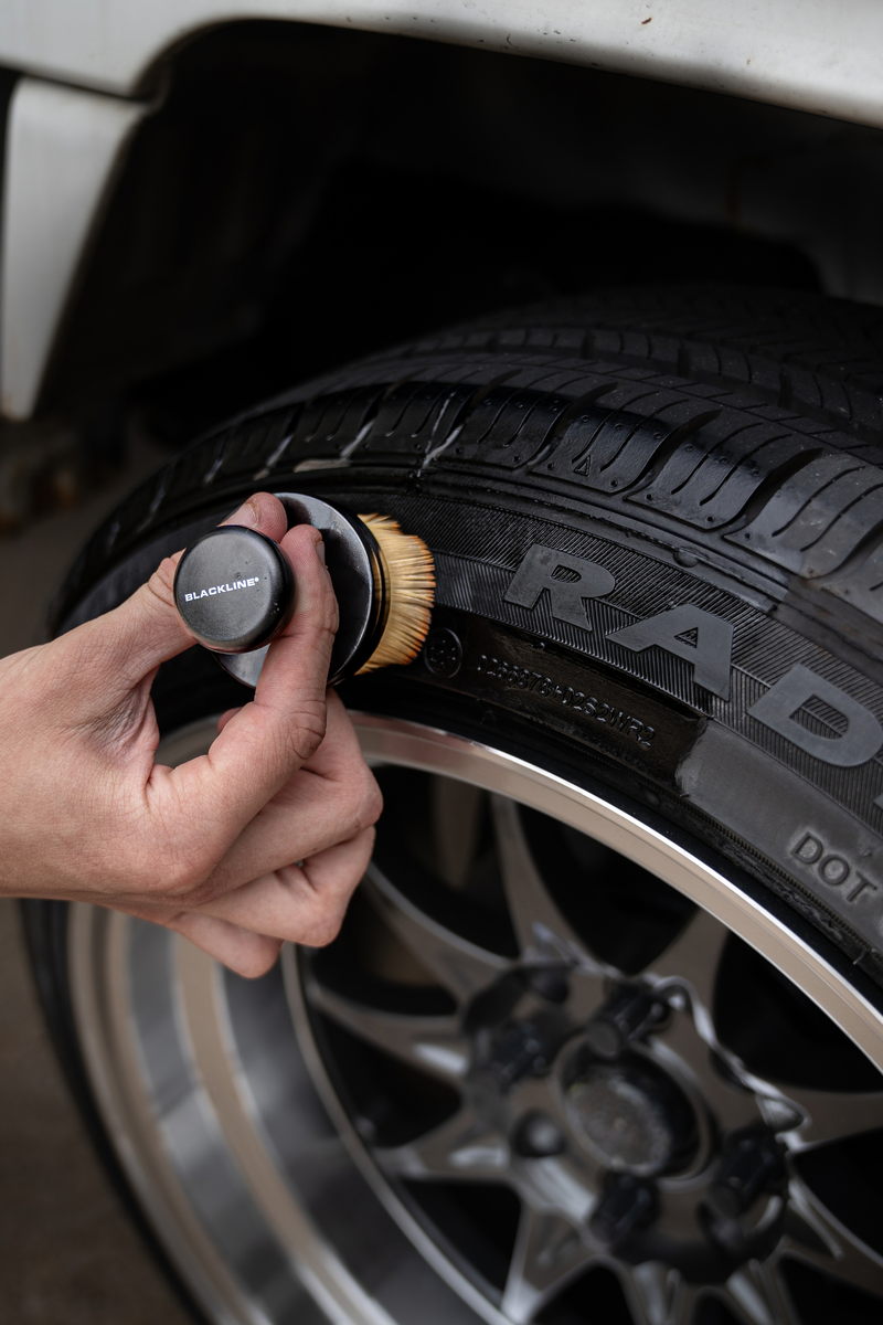 Load image into Gallery viewer, BLACKLINE® TIRE SHINE APPLICATOR BRUSH