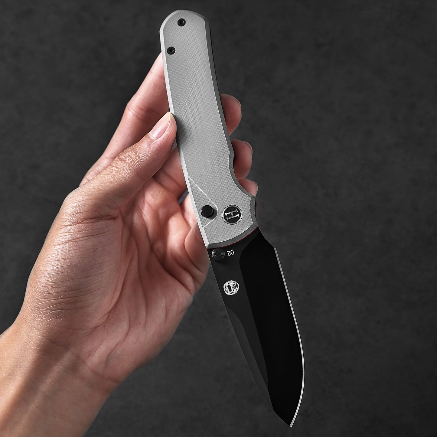 The Loyalist Folding Pocket Knife Giftset for Men and Women (Black and White)