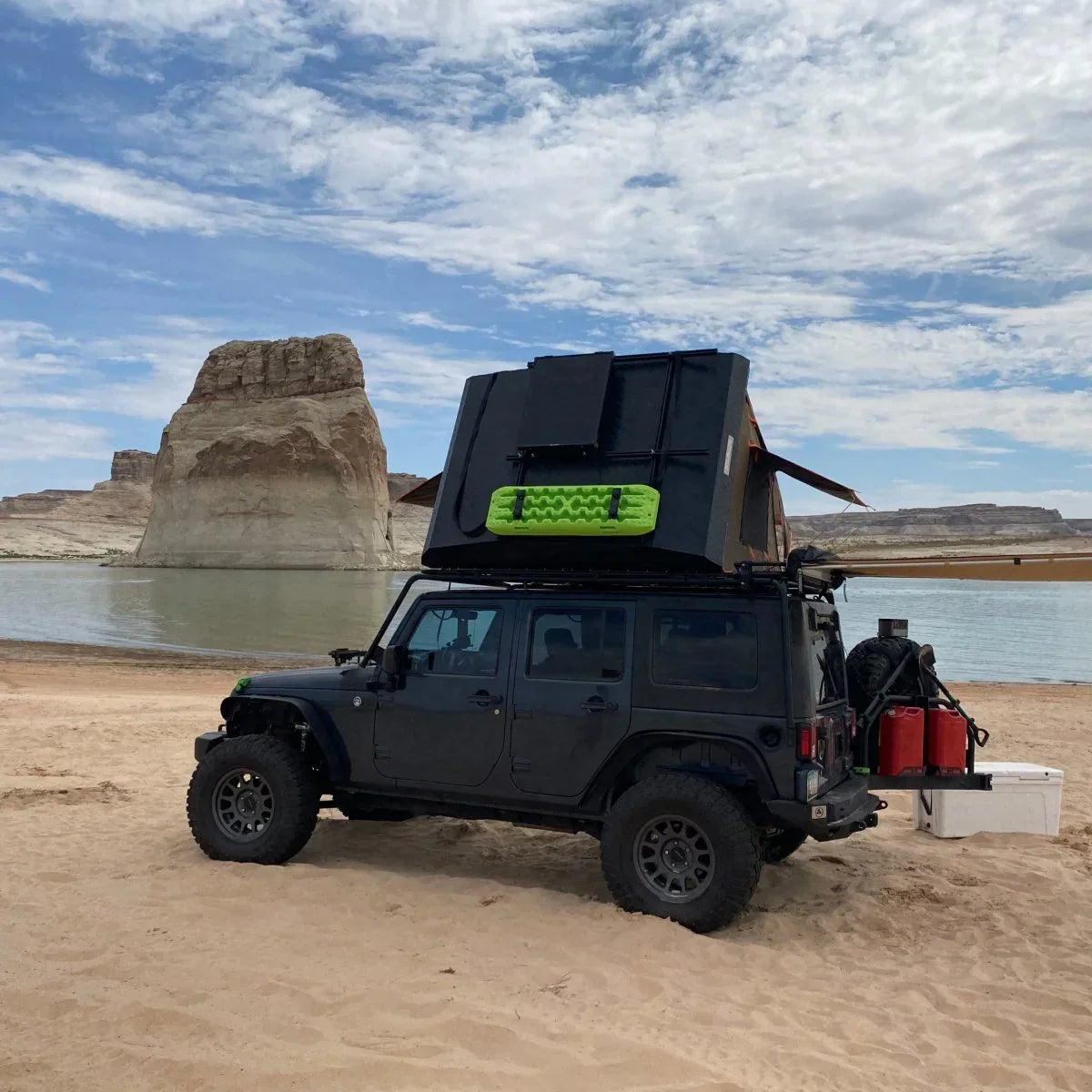 Stealth Hardshell Rooftop Tent – Aluminum – 3 Person – Black – Low-Profile Overland Tent