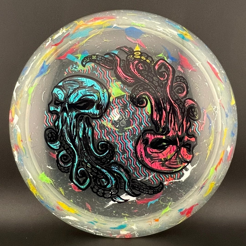 Load image into Gallery viewer, Jawbreaker Z Cigarra - "Cthuloop" by Kelly Baber