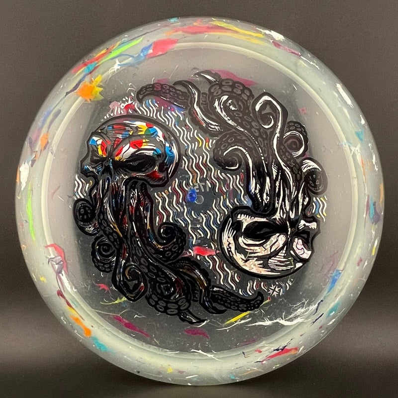 Load image into Gallery viewer, Jawbreaker Z Cigarra - "Cthuloop" by Kelly Baber