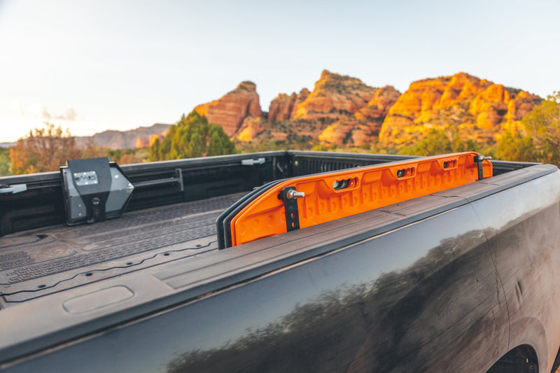 Load image into Gallery viewer, Overland Kitted MAXTRAX Bed Rail Mount