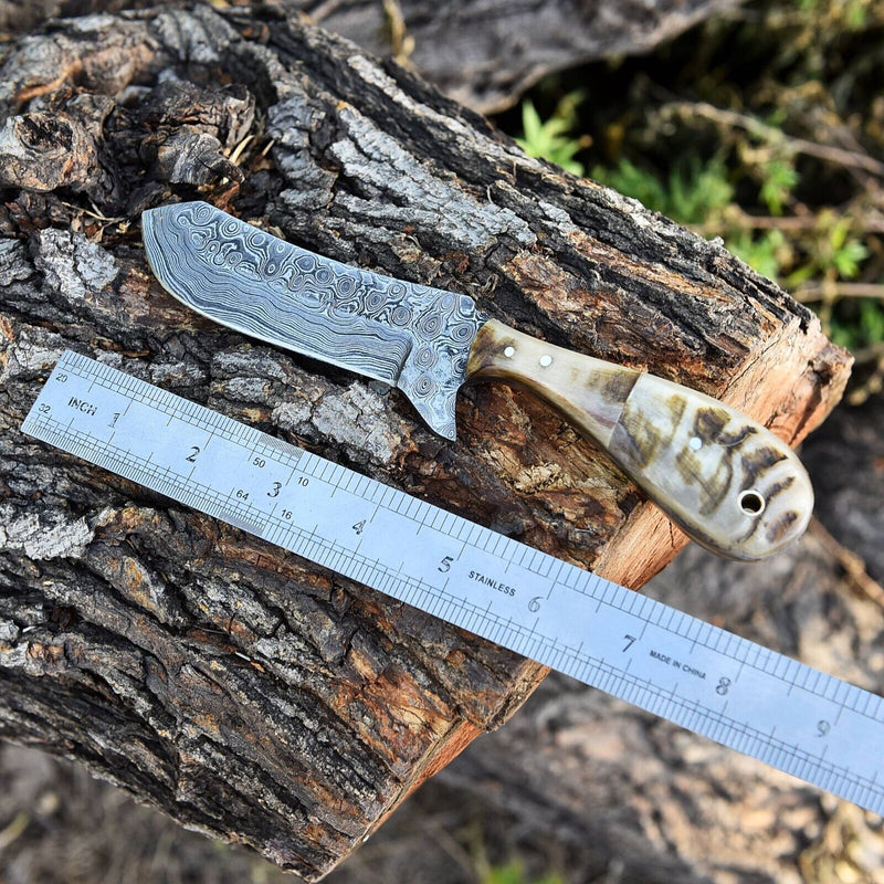 Load image into Gallery viewer, Whiskey Knives Out – 4-Inch Damascus Steel Blade with Sheep Horn Handle