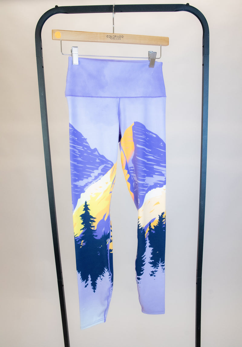 Load image into Gallery viewer, Painted Peaks Yoga Pants