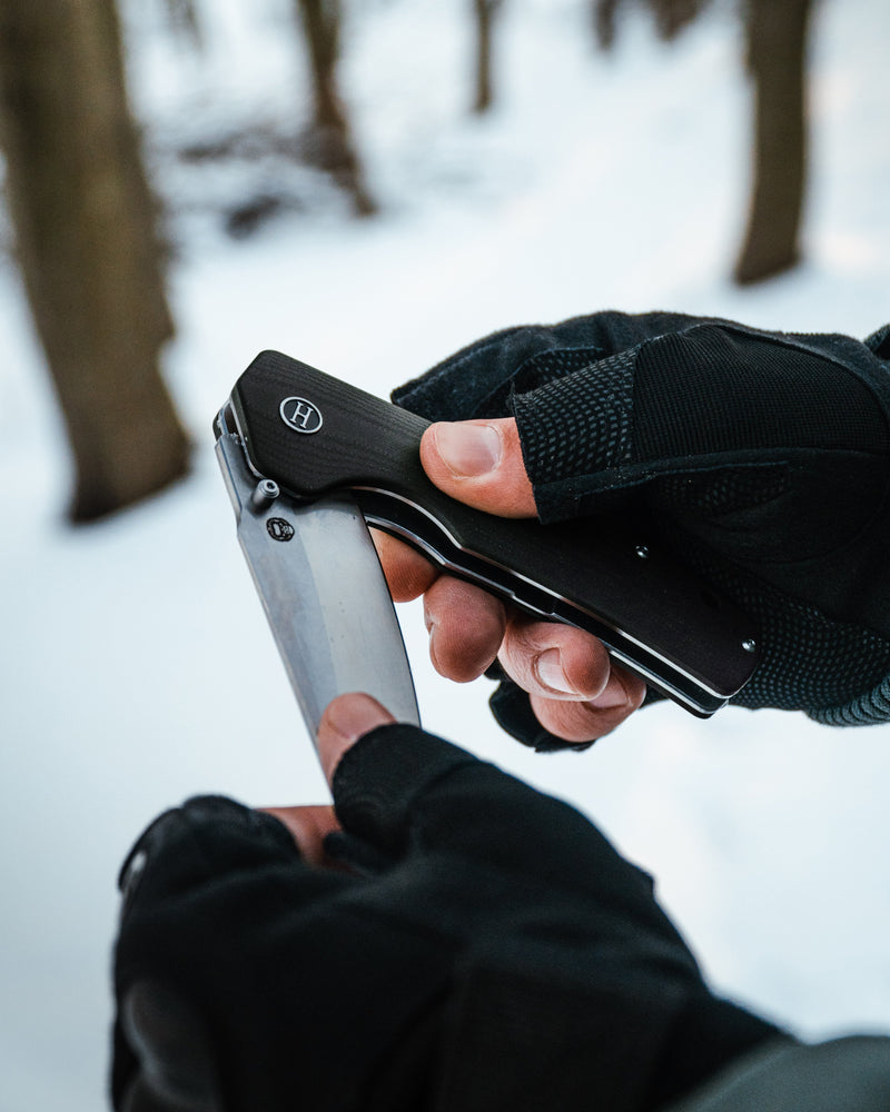 Load image into Gallery viewer, The Clip Point Folding Pocket Knife Giftset for Men and Women (Silver and Black)