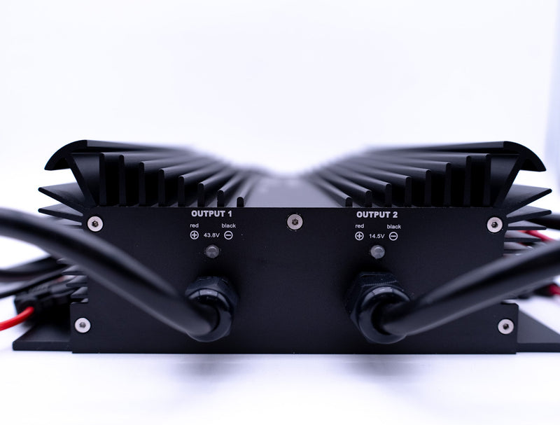Load image into Gallery viewer, Fast Dual 12v & 36v marine waterproof AGM/Lithium charger