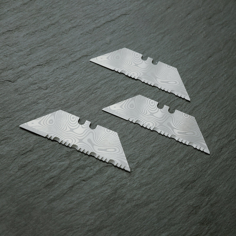 Load image into Gallery viewer, Stinger P01 Partially Serrated Utility Blade Replacement - Laser Engraved Silver Damascus Style (3 pcs)