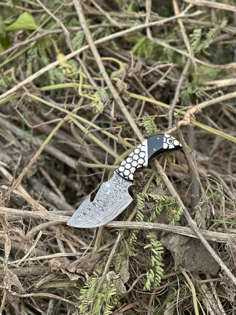 Load image into Gallery viewer, Exquisite Custom Handmade Damascus Steel Guthook Skinning Knife with Unique Resin Handle - 7.5” Blade with Leather Sheath