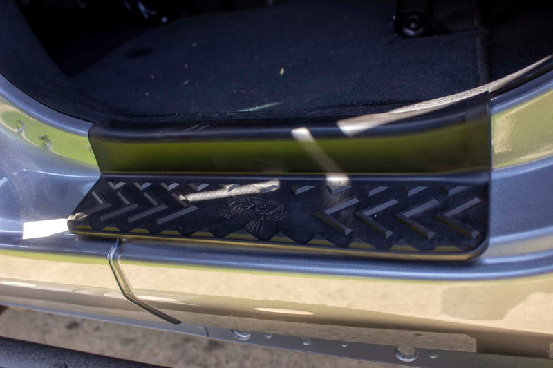 Load image into Gallery viewer, Fishbone Offroad Entry Guards for 2018 & Up Wrangler Unlimited JLU FB15111