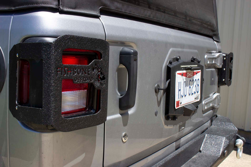 Load image into Gallery viewer, Fishbone Offroad Tail Light Guards for 2018 & Up Jeep Wrangler FB21119