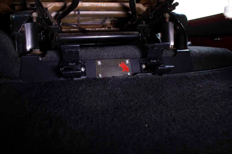 Load image into Gallery viewer, Fishbone Offroad 1997-2006 Jeep Wrangler TJ & Wrangler Unlimited LJ Front Seat Flashlight Mount FB25106