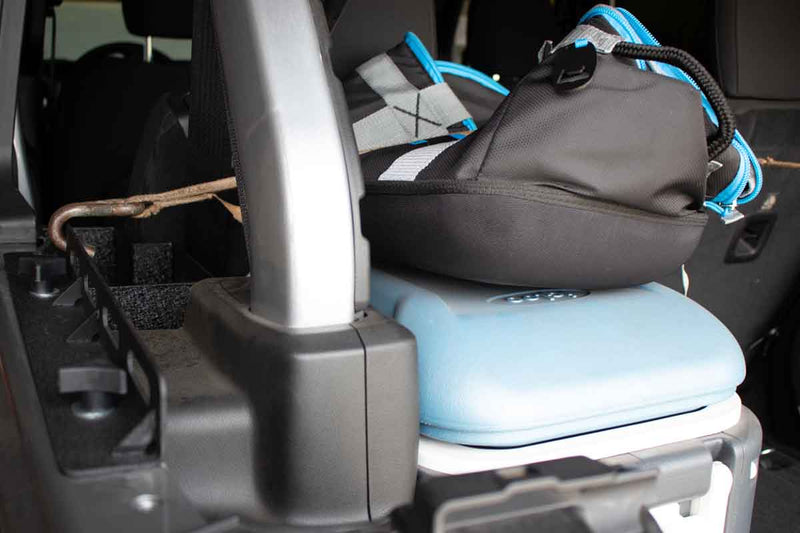 Load image into Gallery viewer, Fishbone Offroad Tub Rail Tie Downs for 2018 & Up Jeep Wrangler Unlimited JLU FB25231