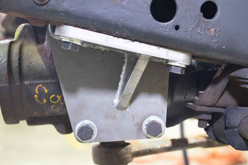 Load image into Gallery viewer, Fishbone Offroad Steering Box Mount for 1976-1986 Jeep CJ FB26318