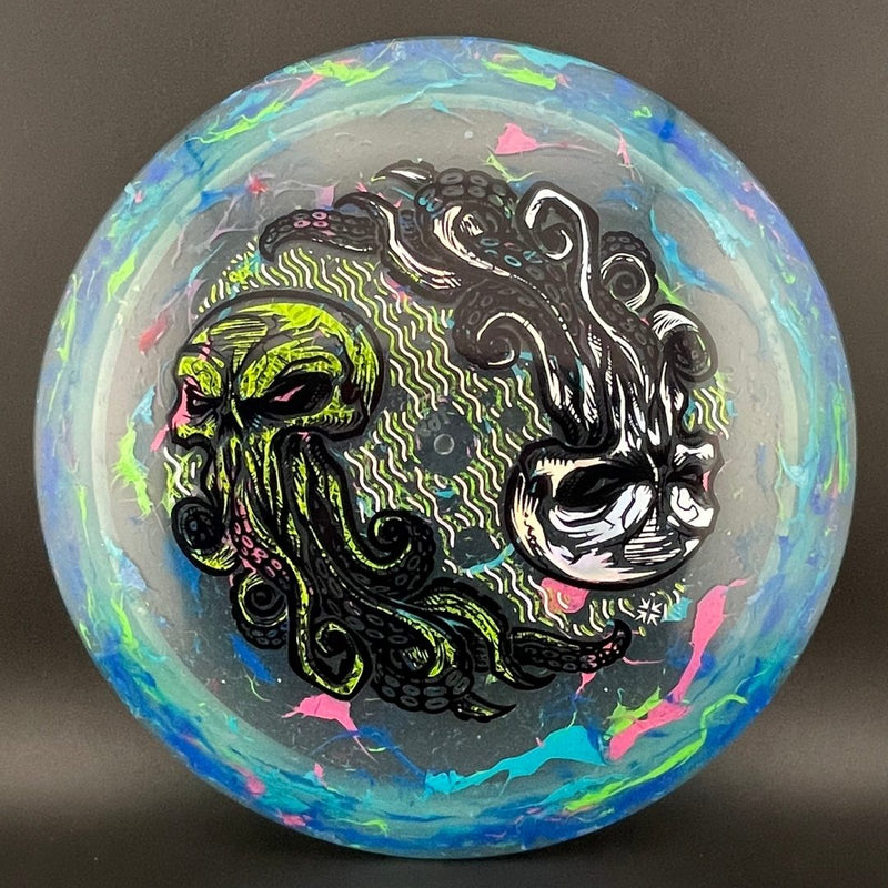 Load image into Gallery viewer, Jawbreaker Z Cigarra - "Cthuloop" by Kelly Baber