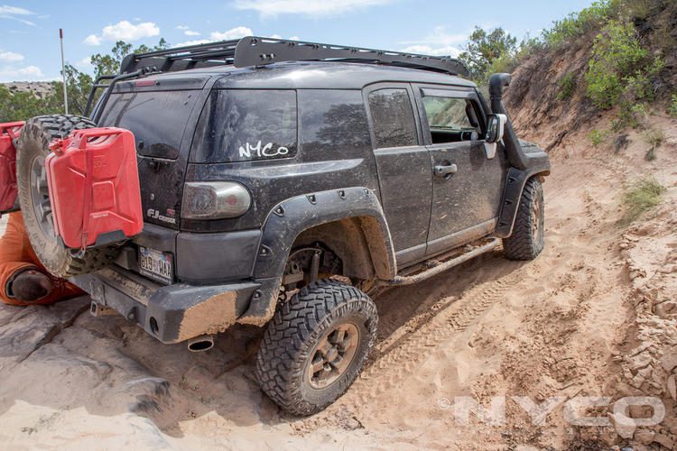 Load image into Gallery viewer, Prinsu Toyota FJ Cruiser Roof Rack | 2007-2016