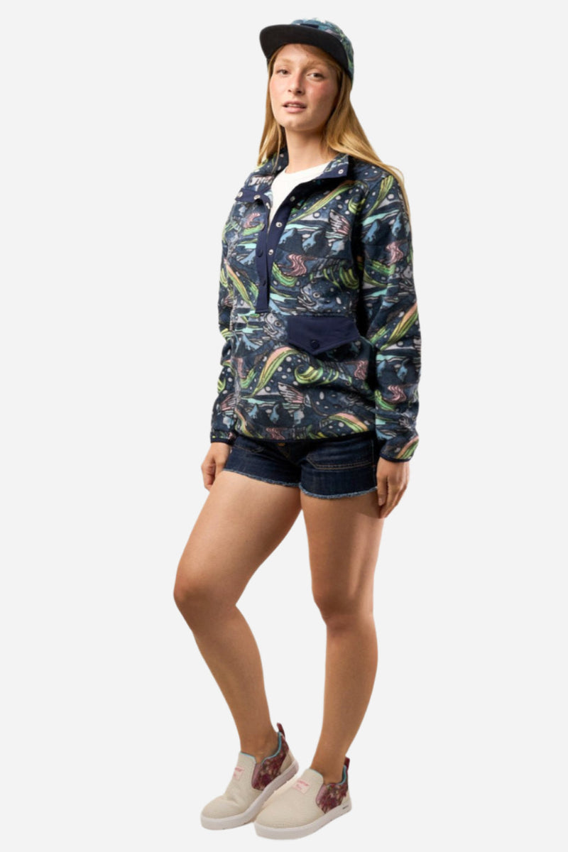 Load image into Gallery viewer, HaliBorealis Riffle Snap Fleece