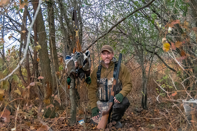 Load image into Gallery viewer, Guide II Leather Duck Carrier Tote | Waterfowl Game Tote