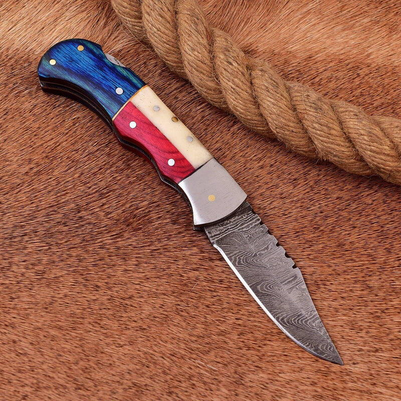 Load image into Gallery viewer, Exclusive Texas Flag Damascus Steel Pocket Knife – 3" Blade with Leather Sheath | Perfect Gift for Collectors