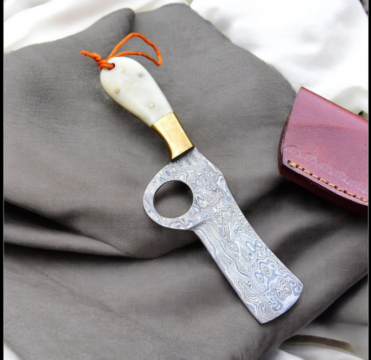 Handcrafted Western Belt Knife – Damascus Steel Blade with Camel Bone Handle & Leather Sheath