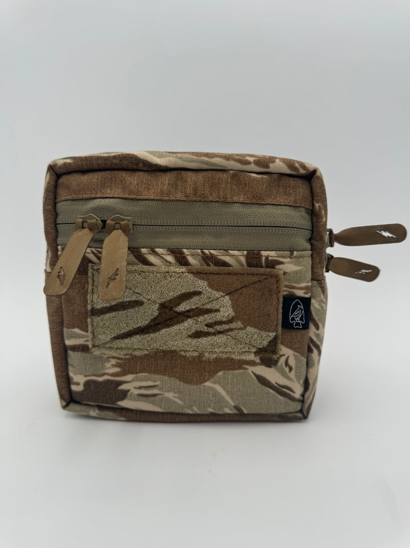 Load image into Gallery viewer, GP Square Pouch