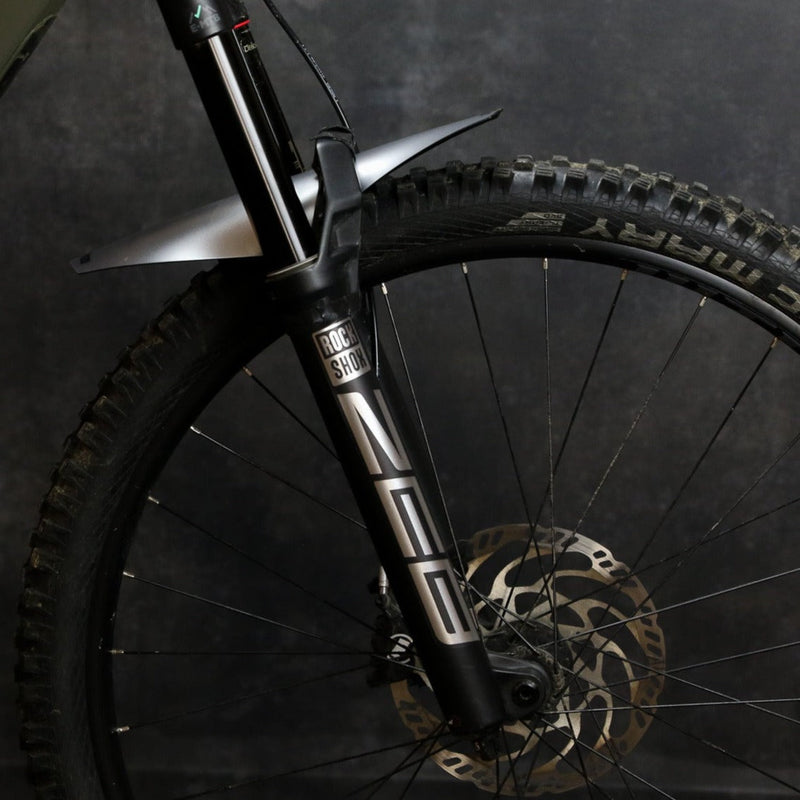 Load image into Gallery viewer, Metallic Silver Long Fender