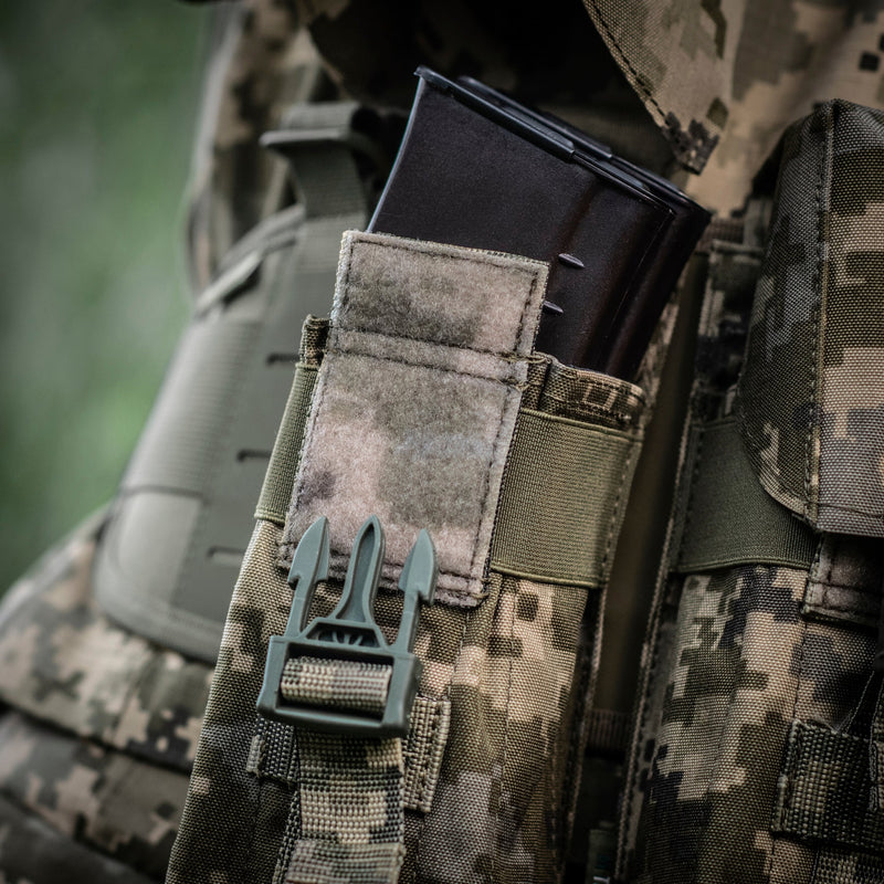 Load image into Gallery viewer, M-Tac Double Mag Pouch with Fastex Buckle