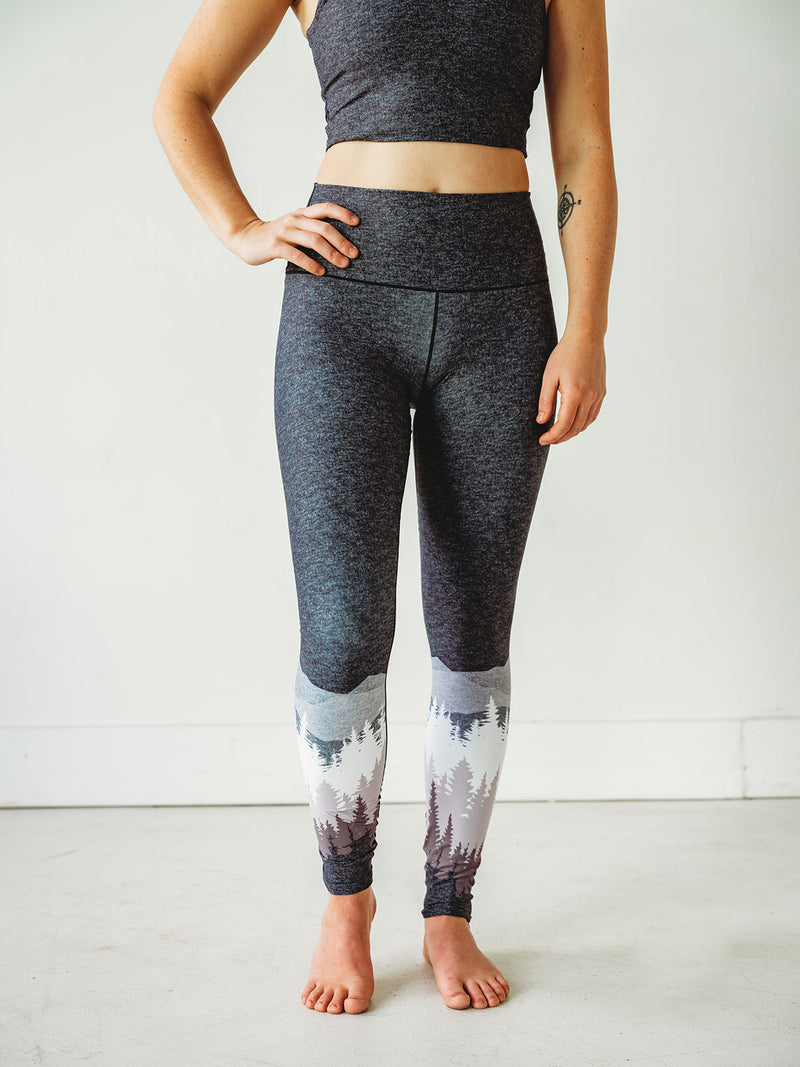 Load image into Gallery viewer, Mauve Summit Yoga Pants