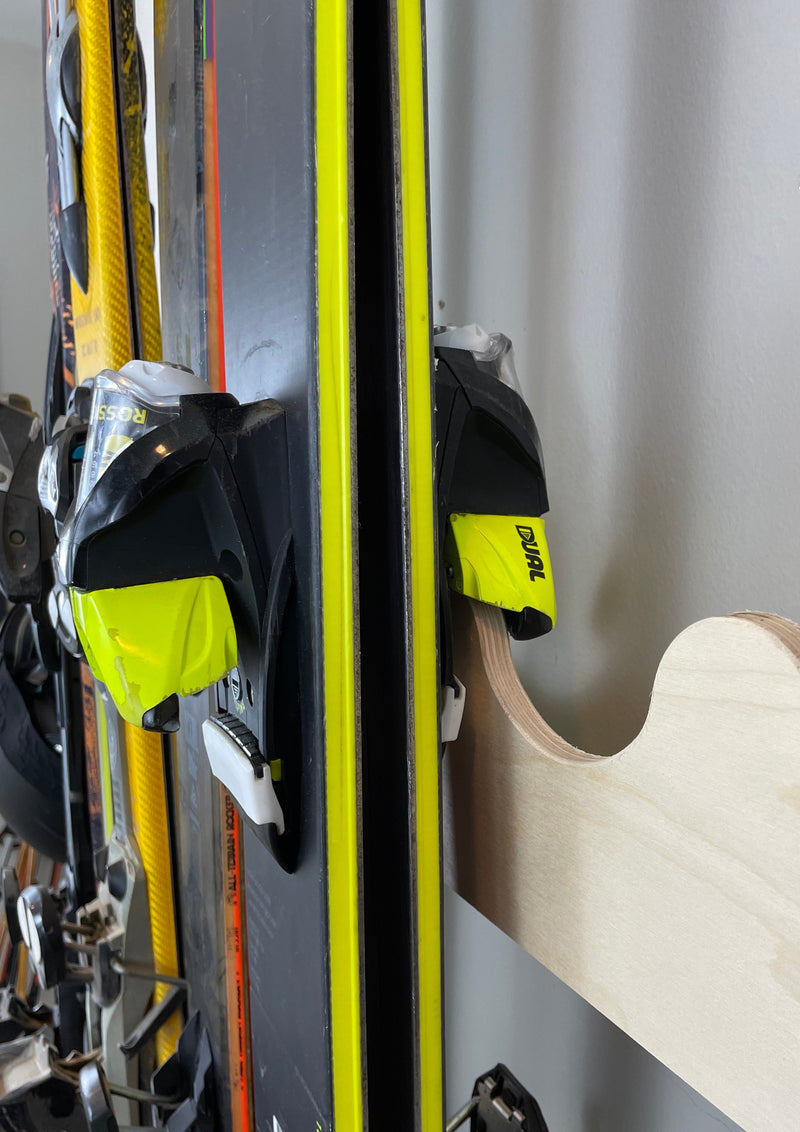 Load image into Gallery viewer, THE MOGUL ski storage rack