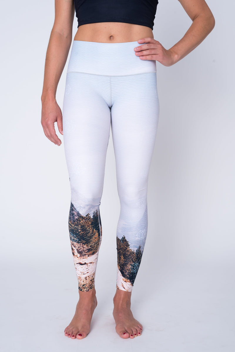 Load image into Gallery viewer, Yoga Pants Mountain Vista