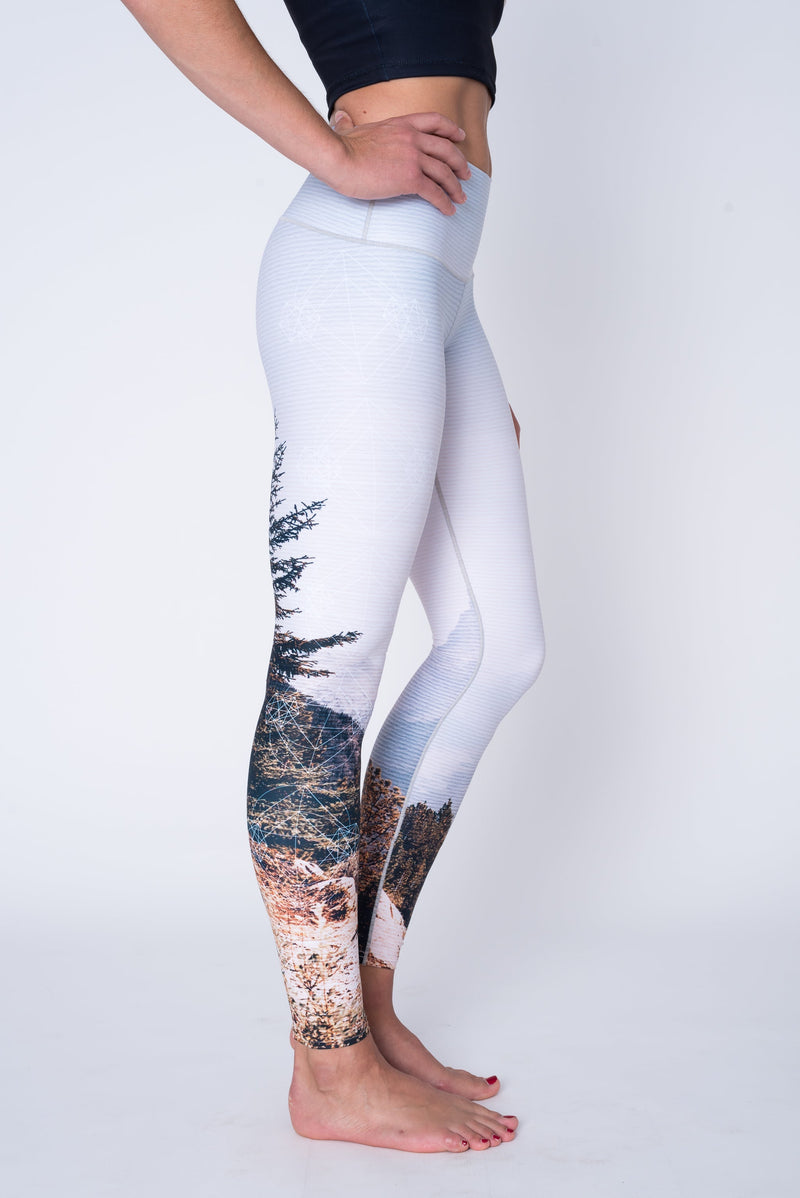 Load image into Gallery viewer, Yoga Pants Mountain Vista