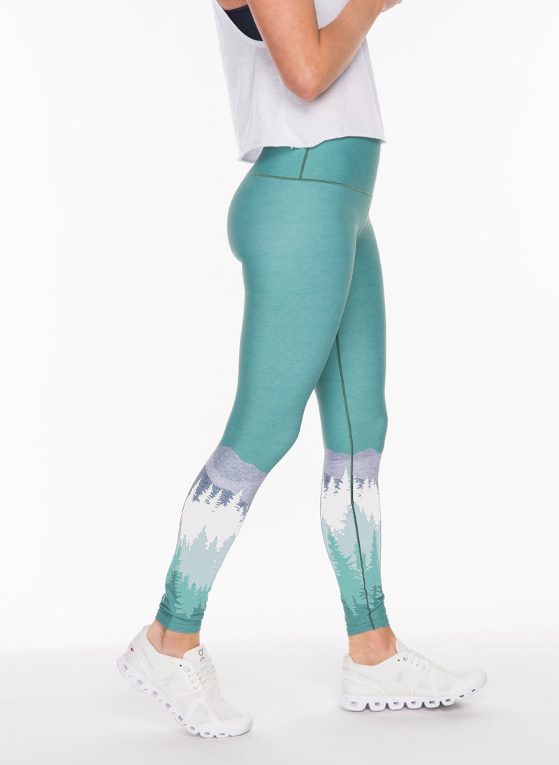 Load image into Gallery viewer, Peak Green Summit Yoga Pants