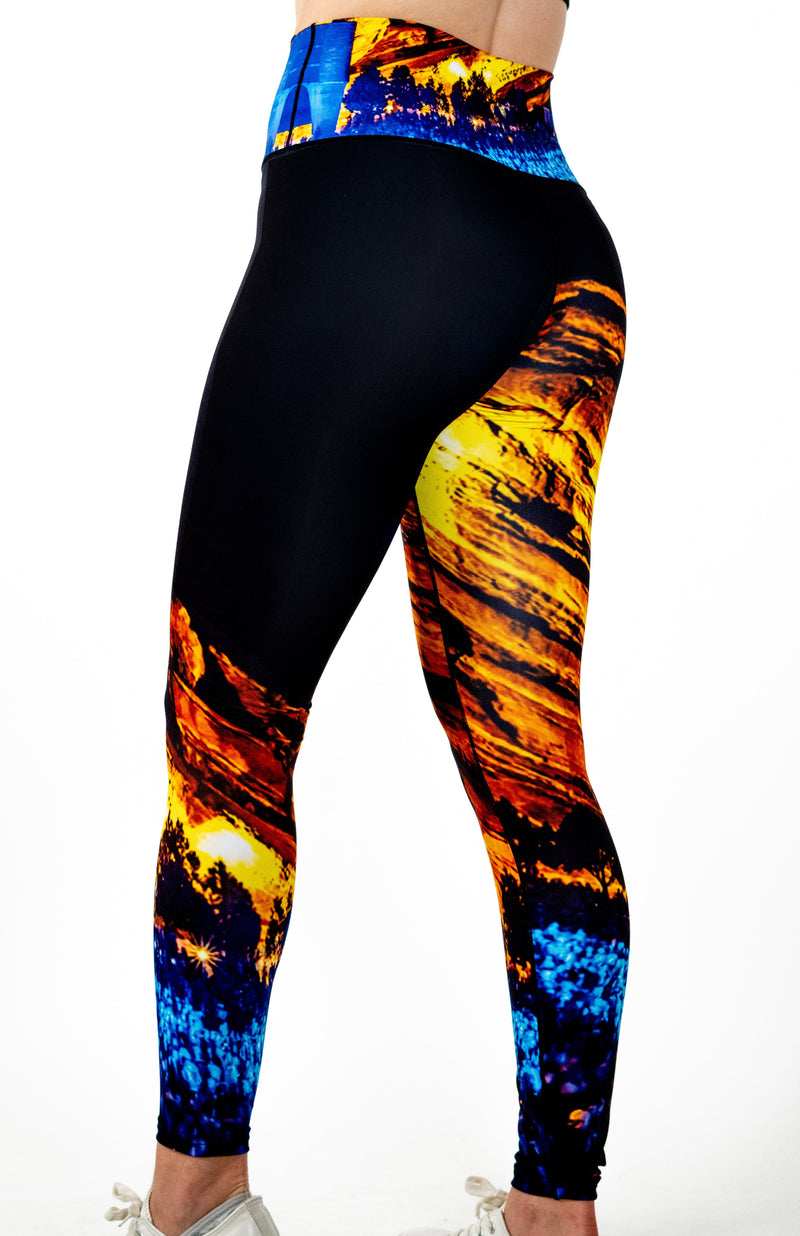 Load image into Gallery viewer, Red Rocks Concert Yoga Pants