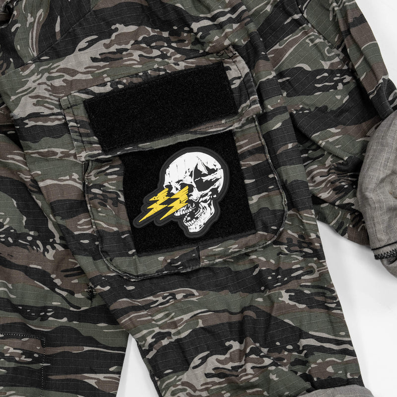 Load image into Gallery viewer, Die with Memories Bolt Skull PVC Patch
