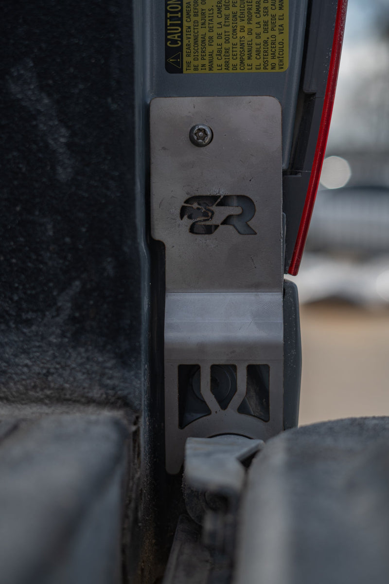 Load image into Gallery viewer, Tailgate Theft Protector for 2014-2021 Toyota Tundra