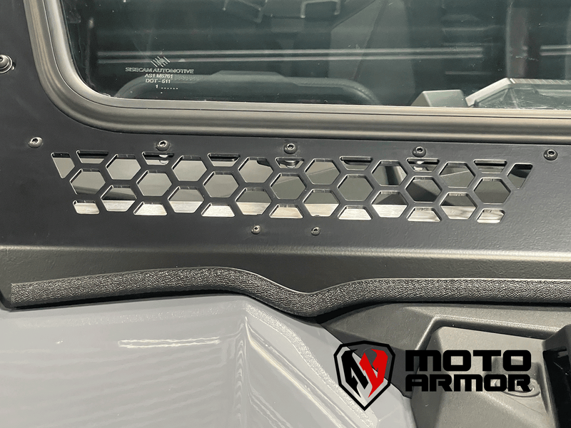 Load image into Gallery viewer, Moto Armor Pro R 4 Seat Full Glass Windshield