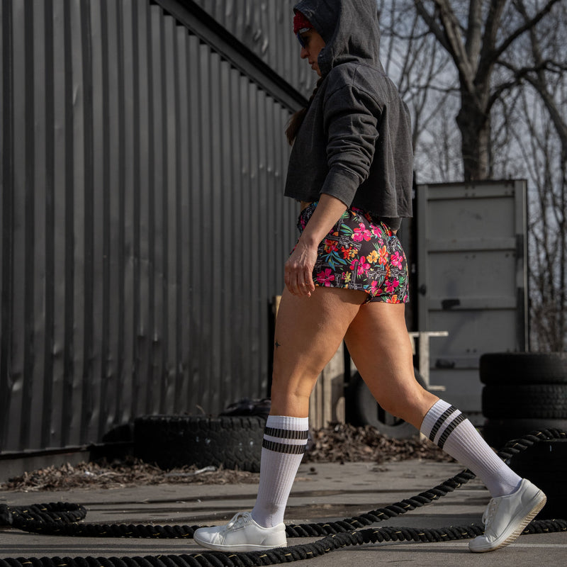 Load image into Gallery viewer, Women’s Studio Flex Training & Recovery Shorts | 4"
