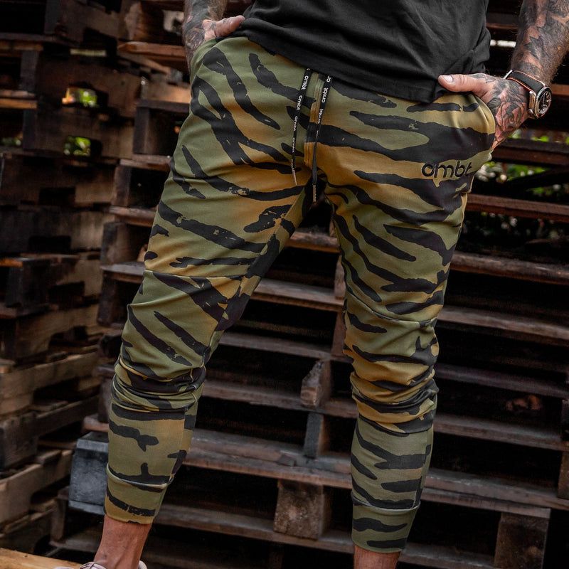 Load image into Gallery viewer, Men's Dynamic Performance Training Joggers 2.0