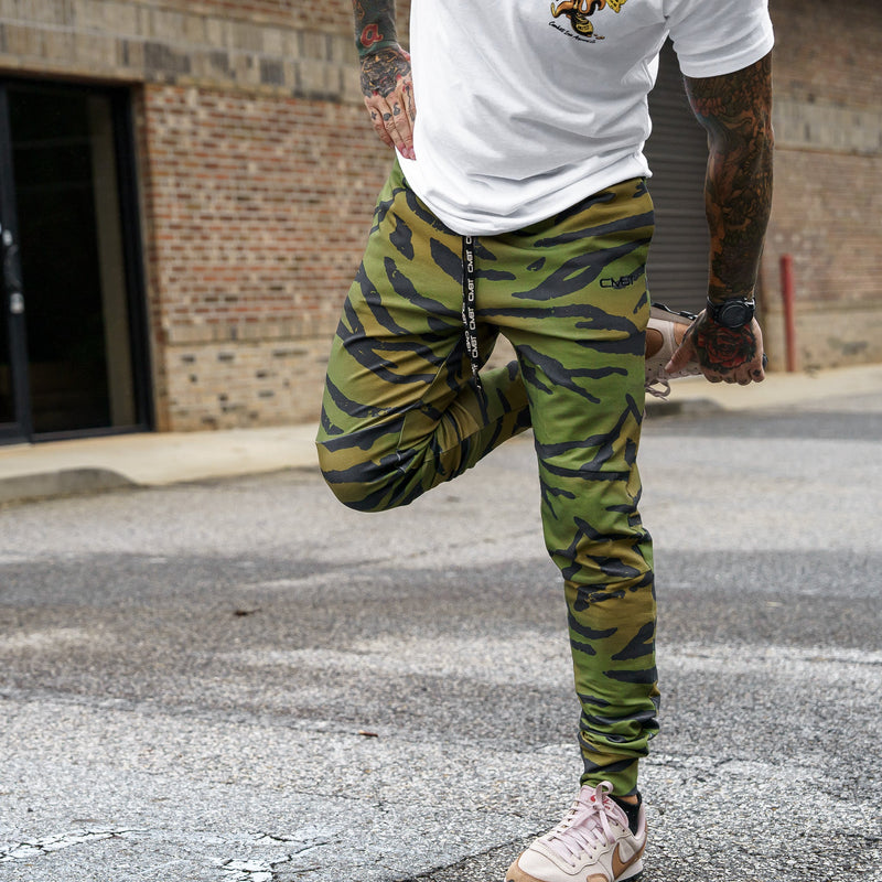 Load image into Gallery viewer, Men's Dynamic Performance Training Joggers 2.0