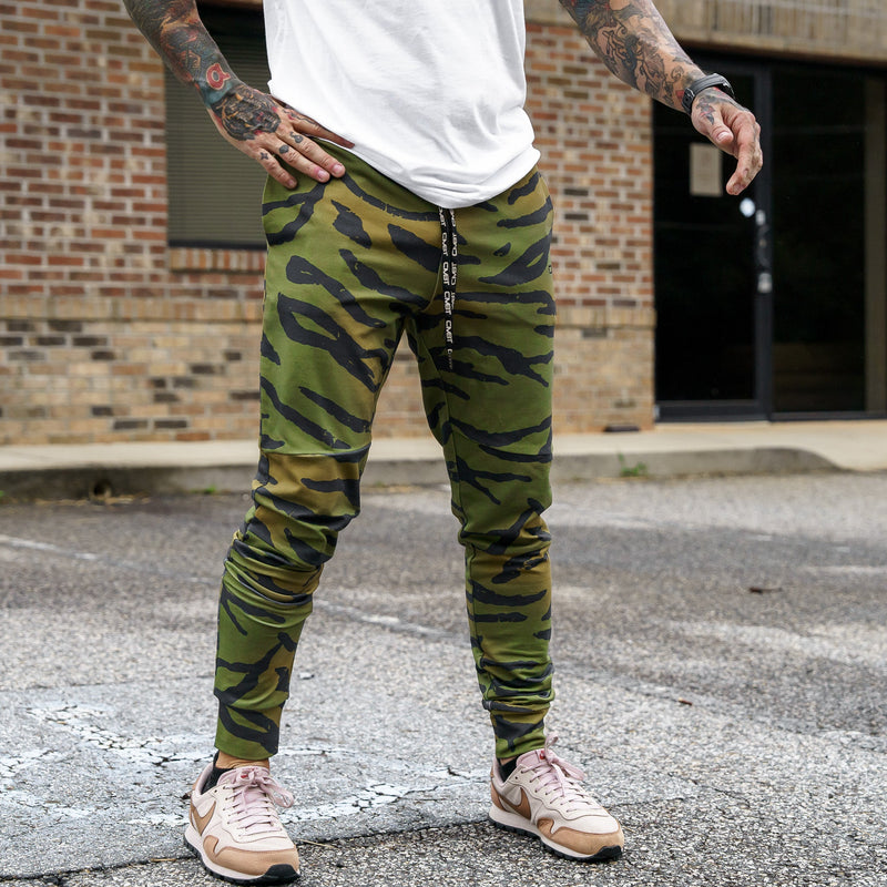 Load image into Gallery viewer, Men's Dynamic Performance Training Joggers 2.0