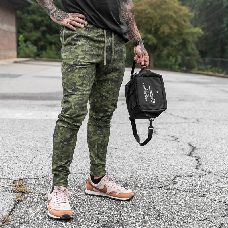 Load image into Gallery viewer, Men's Dynamic Performance Training Joggers 2.0