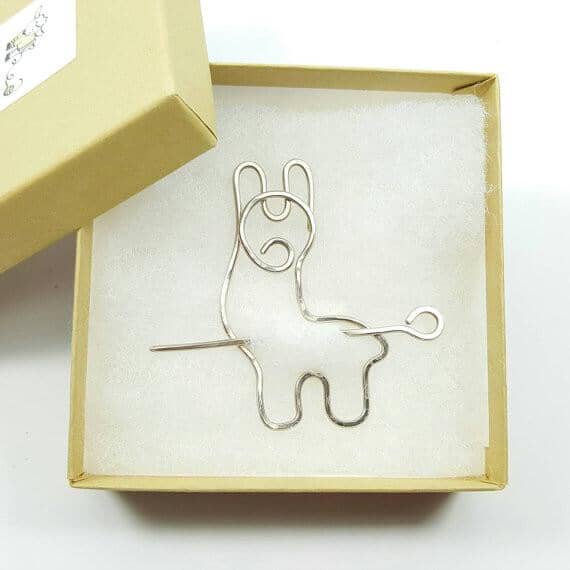 Load image into Gallery viewer, Adorable Alpaca Shawl Pin