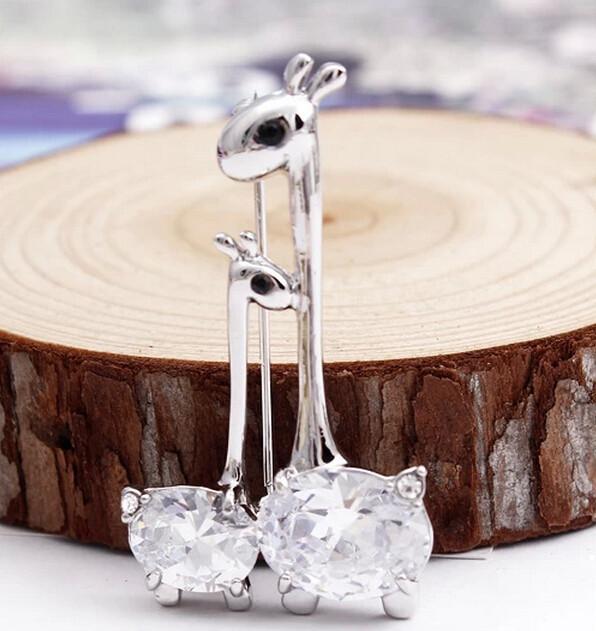 Load image into Gallery viewer, Alpaca and Cria Jewelry Pin - Alpaca Brooch
