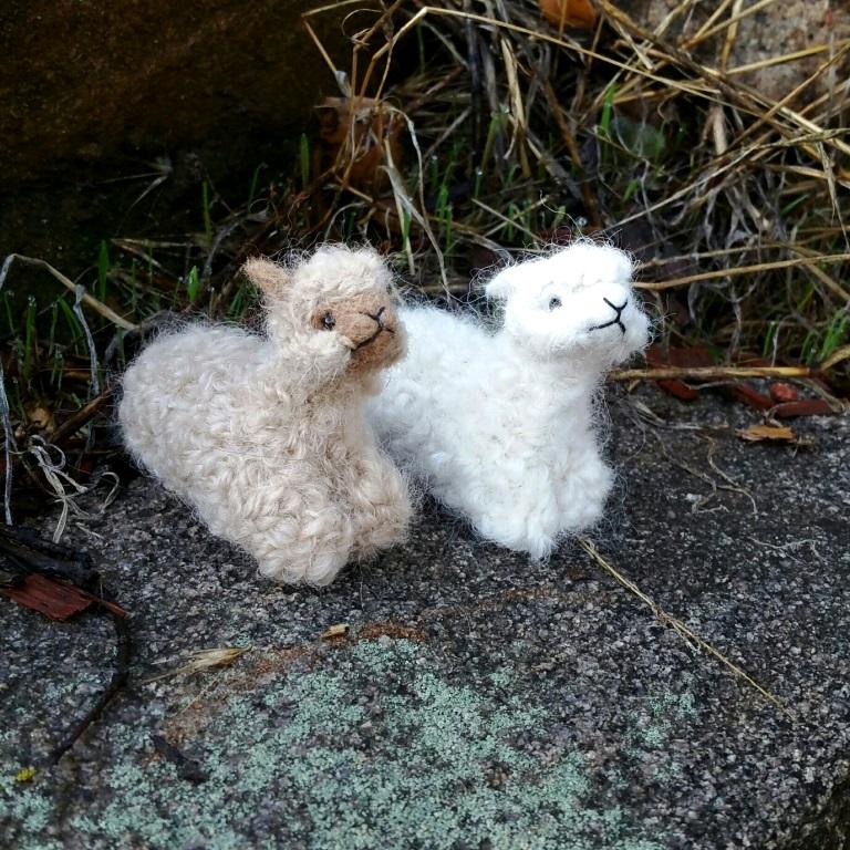 Load image into Gallery viewer, Alpacadorable Cria Hand Made Baby Alpaca Ornaments